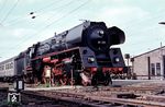 01 531 wartet vor D 199 im damaligen DB-Grenzbahnhof Bebra auf Ausfahrt in Richtung Eisenach. (1967) <i>Foto: Dieter Junker</i>