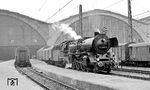 03 2058 steht vor D 560 nach Berlin in Leipzig Hbf. (03.1977) <i>Foto: Burkhard Wollny</i>