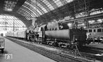 52 5732 ist mit einem Personenzug aus Kamenz in Dresden Hbf angekommen. (04.1977) <i>Foto: Burkhard Wollny</i>