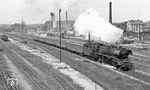 03 2214 verlässt mit P 3807 nach Görlitz den Bahnhof Radeberg, der Stadt des bekannten Bieres.  (04.1977) <i>Foto: Burkhard Wollny</i>