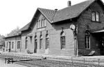 Der Bahnhof Limburgerhof ist ein Durchgangsbahnhof an der Bahnstrecke Mannheim–Saarbrücken, die im Wesentlichen aus der Pfälzischen Ludwigsbahn Ludwigshafen – Bexbach hervorging. Eröffnet wurde er am 11. Juni 1847, als der Ludwigsbahn-Abschnitt Ludwigshafen – Neustadt in Betrieb ging, unter der Bezeichnung „Mutterstadt“, da er zunächst der gleichnamigen Gemeinde diente. Seine heutige Bezeichnung erhielt er 1930, als die Siedlung „Limburgerhof“ zu einer selbständigen Gemeinde erhoben wurde. Inzwischen wurde er zum Haltepunkt zurückgebaut.  (1962) <i>Foto: BD Mainz, Slg. W. Löckel</i>