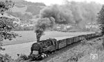 95 0024 bei Unterloquitz auf dem Weg nach Probstzella. Auf der Pufferbohle der Lok liegt übrigens die Verkleidung des Zylinders! (07.1977) <i>Foto: Burkhard Wollny</i>