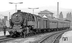 95 0025 wartet vor P 18005 nach Sonneberg im Bahnhof Saalfeld auf die Abfahrt. (07.1977) <i>Foto: Burkhard Wollny</i>