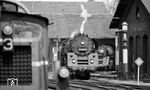 01 0528 mit Schwesterlok 01 0533 aus Erfurt im Bw Bebra. (06.05.1972) <i>Foto: Burkhard Wollny</i>