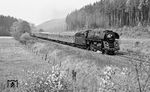 01 0530 mit D 217 auf dem Weg zur Grenze bei Hönebach. (07.05.1972) <i>Foto: Burkhard Wollny</i>
