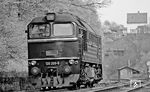 DR 120 203 (ex V 200 203 vom Bw Eisenach) hinter dem Hönebacher Tunnel auf dem Weg nach Bebra. (06.05.1972) <i>Foto: Burkhard Wollny</i>