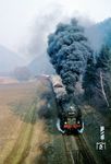 Eine Qualmwolke für den Fotografen: 95 0045 mit Dg 66483 nach Probstzella an der Brücke der Fernstraße 85 zwischen Hockeroda und Unterloquitz.   (04.03.1978) <i>Foto: Hans-Jürgen Müller</i>