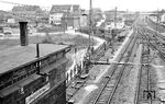 Blick auf die Zufahrtsgleise zum alten Ludwigshafener (Kopf-)bahnhof vor dem großen Umbau. (20.03.1963) <i>Foto: BD Mainz, Slg. W. Löckel</i>
