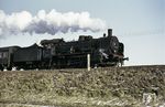 38 2500 mit einem Personenzug bei Ahrensfelde, nordöstlich von Berlin. (02.1968) <i>Foto: Klaus D. Holzborn</i>