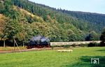 86 1333 und 86 1501 mit Sonderzug P 24505 aus Erfurt/Rottenbach kurz vor Sitzendorf-Unterweissbach, wo die MOROP-Teilnehmer in die Oberweißbacher Bergbahn umstiegen.  (09.09.1987) <i>Foto: Wolfgang Bügel</i>