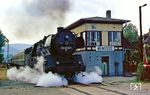 Zwischendurch war noch Zeit für einige Planzüge. 50 3553 fährt mit dem "Langlauf-Personenzug" P 19413 (Thale - Halberstadt (-Stralsund) aus Neinstedt. (10.09.1987) <i>Foto: Wolfgang Bügel</i>