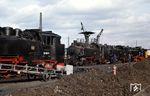 Volles Haus im Bw Freital-Hainsberg mit den auf der Weißeritzbahn nach Kurort Kipsdorf eingesetzten Schmalspurloks 99 1780, 99 1788, 99 1790 und einer weiteren Maschine. (20.10.1986) <i>Foto: Josef Mettler</i>