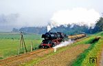 50 3551 mit dem Sandzug Gag 56353 bei Penna kurz vor Rochlitz. (20.10.1987) <i>Foto: Wolfgang Bügel</i>