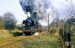 Im Mai 1988 endete der Dampbetrieb auf der Strecke Glauchau - Oelsnitz; höchste Zeit, die letzten dampfbespannten Züge aufzunehmen. 50 3551 erreicht mit Ng 65319 (St. Egidien - Oelsnitz) den Bahnhof Lichtenstein/Sachsen. (03.04.1988) <i>Foto: Slg. Wolfgang Bügel</i>