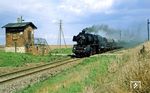 50 3606 mit Ng 61744 am ehemaligen Schrankenposten 16 in der Einfahrt zum Bahnhof Blumenberg. (23.04.1988) <i>Foto: Slg. Wolfgang Bügel</i>