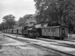99 4802 setzt im Bahnhof Göhren um, dem Endpunkt der Strecke aus Putbus. (05.09.1983) <i>Foto: Joachim Schmidt</i>