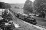 99 4802 mit einem Personenzug von Göhren nach Putbus in Sellin. (05.09.1983) <i>Foto: Joachim Schmidt</i>