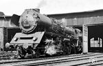 22 062 vom Bw Weimar (ex 39 246) im Bw Gera. Im Rahmen der EDV-Umzeichnung erhielt sie wieder eine 39er Baureihenbezeichnung und wurde am 19.09.1970 als 39 1062 wegen loser Radreifen abgestellt und am 04.08.1972 ausgemustert. (14.08.1967) <i>Foto: Klaus D. Holzborn</i>