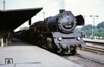 22 033 vom Bw Weimar (1959 rekonstruiert aus 39 174) mit einem Personenzug in Erfurt Hbf. (06.1967) <i>Foto: Robin Fell</i>