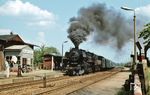 52 3548 (Bw Zittau) fährt mit einem Personenzug in den Haltepunkt Gersdorf bei Görlitz ein. (06.1977) <i>Foto: Robin Fell</i>