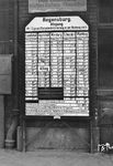 Abfahrtstafel der Züge in Regensburg Hbf während des Zweiten Weltkriegs. (1940) <i>Foto: RBD Regensburg</i>