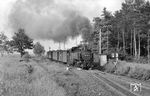 Mit Volldampf kachelt 99 1757 in den Bahnhof Bertsdorf.  (06.06.1971) <i>Foto: Michael Malke</i>
