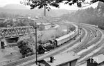 86 1012 (Bw Aue) mit der Schnellzugleistung des D 764 (Schwarzenberg - Leipzig) in Schlema. (29.08.1974) <i>Foto: Michael Malke</i>