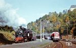 Anlässlich der Veranstaltung "125 Jahre Eisenbahn in Chemnitz" feierte auch 75 515 ihren Abschied aus dem aktiven Dienst. In Wolkenstein wird sie von einem Planzug nach Annaberg-Buchholz mit 110 690 überholt. Die weitere Zukunft der säch. XIV HT stand unter keinem guten Stern. Sie wurde in der Nacht vom 14. auf 15. Juni 1983 durch einen Rangierunfall in Karl-Marx-Stadt Hbf stark beschädigt. Eine Rangierabteilung drückte die Lok über den Prellbock, dabei wurde das Führerhaus und der Rahmen erheblich in Mitleidenschaft gezogen. Erst 1989 wurde die Lok im RAW Meiningen repariert und der Status als rollfähige Museumslok wiederhergestellt. Seit 1990 befindet sich die Lok als Dauerleihgabe im SEM in Chemnitz-Hilbersdorf. (02.10.1977) <i>Foto: Michael Malke</i>