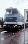 Was die Verantwortlichen dazu bewegte, die eigentliche V 180 059 als V 200 1001 auf der Leipziger Frühjahrsmesse 1965 zu bezeichnen, ist nicht geklärt. Möglicherweise sollte es eine Breitseite gegen die bei der DB gerade neu in Dienst gestellte Baureihe V 200.1 sein. (28.02.1965) <i>Foto: Joachim Claus</i>