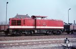 DR 110 631 wurde am 21.12.1973 in Görlitz in Dienst gestellt. Der Fotograf traf die fast neue Lok dort kurze Zeit später an. Am 17.11.1994 wurde sie in Wustermark abgestellt und ein Jahr später ausgemustert. (03.1974) <i>Foto: Joachim Claus</i>