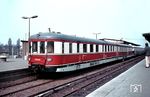 184 001 (ex VT 137 288, Wumag, Baujahr 1938) mit 182 003 (ex SVT 137 278, LHB, Baujahr 1938) in Berlin-Schöneweide. (1971) <i>Foto: Joachim Claus</i>