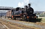 92 638, eigentlich Lok 5 (ex "Stettin 7906", Baujahr 1912) bei der Erfurter Industriebahn. Bereits am 17. August 1954 war die von der Union-Gießerei Königsberg/Ostpr. gebaute Lok von der DR an den VEB Eisenhüttenkombinat Ost verkauft worden und wurde dort unter der Loknummer 13 eingesetzt. Am 6. Januar 1971 wurde sie an die Industriebahn Erfurt weitergegeben und dort als Lok 5 eingesetzt. Die Museums-Eisenbahn Minden kaufte die Lok Ende Dezember 1977. Nach einer Aufarbeitung wurde sie ab April 1980 (lackiert in den preußischen Länderbahnfarben) auf der Mindener Kreisbahn eingesetzt.  (1973) <i>Foto: Michael Malke</i>