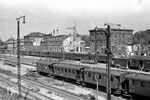 Blick auf den zerstörten Mittelteil des Regensburger Empfangsgebäudes von 1892, das später in seiner Ursprungsform wieder aufgebaut wurde. (1946) <i>Foto: RBD Regensburg</i>