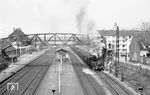 Werklok 2 (ex 89 398) bringt den Tonzug von Heidelberg-Kirchheim ins 3 km entfernte Zementwerk nach Leimen. (06.04.1963) <i>Foto: Helmut Röth</i>