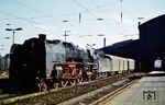 01 2066 (Bw Dresden) vor dem D 924 in Dresden-Neustadt. (23.02.1975) <i>Foto: Hans-Jürgen Bockfeld</i>