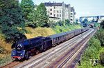 01 1515 rollt mit E 315 "Gedania" aus Stettin (Szczecin) durch die Häuserschluchten an der Prenzlauer Allee in Berlin. (15.08.1976) <i>Foto: Dr. Uwe Knoblauch</i>