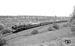 02 0201 der VES-M Halle mit einem Sonderzug nach Sangerhausen in Hettstedt. (14.05.1977) <i>Foto: Burkhard Wollny</i>