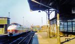 VT 175 006 als Sonderzug zur Leipziger Messe bei der Durchfahrt durch den Bahnhof Berlin-Charlottenburg. (09.1979) <i>Foto: Karsten Risch</i>