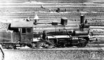 Die 1908 als "4215 Altona" in Dienst gestellte pr. G 5.4 verblieb 1918 im Bereich der späteren PKP, die sie als Ti 4-150 einordnete. Nach der Besetzung Polens 1939 bekam sie die Reichsbahn-Nummer 54 1172 zugewiesen. Die Lok war ab Mai 1947 beim Bw Halle (Saale) G beheimatet und als Rangierlok auf dem Güterbahnhof tätig, wo auch dieses Bild entstand. Seit Februar 1948 abgestellt, wurde sie schließlich im September 1955 als Schrottlok nach Polen zurückgegeben. (1947) <i>Foto: Karl-Ernst Maedel</i>