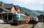 Überführungsfahrt von DR-Museumsloks, u.a. E 18 31, 211 001, E 77 10 und einigen Dampfloks in Probstzella. (09.1998) <i>Foto: Hans-Jürgen Müller</i>