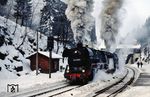 44 1093 und 44 1486 beschleunigen den Dg 54456 aus Oberhof. (21.02.1991) <i>Foto: Hans-Jürgen Müller</i>