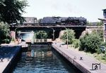 01 226 vom Bw Berlin Ostbahnhof mit dem D 105 (Köln - Moskau) an der Unterschleuse in Berlin-Tiergarten. (30.06.1968) <i>Foto: Horst Dahms, Slg. EF Berlin</i>