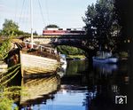 118 153 mit dem D 344 nach Köln auf der Brücke über den Landwehrkanal am Bahnhof Berlin- Tiergarten. (1976) <i>Foto: Karsten Risch</i>