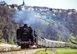 01 2204 mit P 3003 nach Saalfeld auf der Saaletalbahn bei Orlamünde. (04.1980) <i>Foto: Karsten Risch</i>