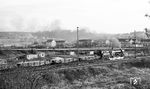 44 0104 fährt mit Ng 66422 (Saalfeld - Gera) durch den Bahnhof Könitz in Richtung Krölpa-Ranis. (04.1977) <i>Foto: Burkhard Wollny</i>