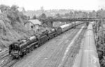 Der Sonderzug mit 01 2120 und 01 2204 setzt im Bahnhof Döbeln um. (13.06.1976) <i>Foto: Karsten Risch</i>