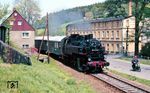 Noch ein "echter" DR-Plandampf des Jahres 1988: 86 1501 beförderte auch 1988 noch alle Züge auf der Strecke Walthersdorf – Crottendorf, hier den P 19639 kurz vor dem Ziel in Crottendorf. (15.05.1988) <i>Foto: Wolfgang Bügel</i>
