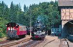 In Mägdesprung gab es die planmäßige Zugkreuzung mit P 69716 nach Gernrode. (28.07.1988) <i>Foto: Wolfgang Bügel</i>