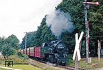 99 2322 mit P 14143 nach Bad Doberan am Einfahrsignal von Kühlungsborn-West. (01.08.1988) <i>Foto: Wolfgang Bügel</i>