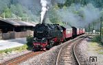 99 7240 (Bw Wernigerode Westerntor) fährt mit P 14463 nach Stiege aus Alexisbad. Das rechte Gleis führt nach Harzgerode. (05.06.1989) <i>Foto: Wolfgang Bügel</i>